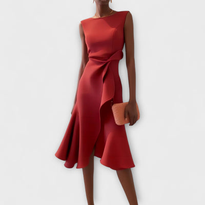 Asymmetrisches, drapiertes Midikleid