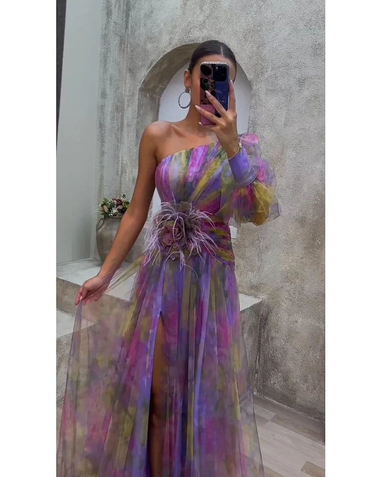 Einärmeliges Kleid