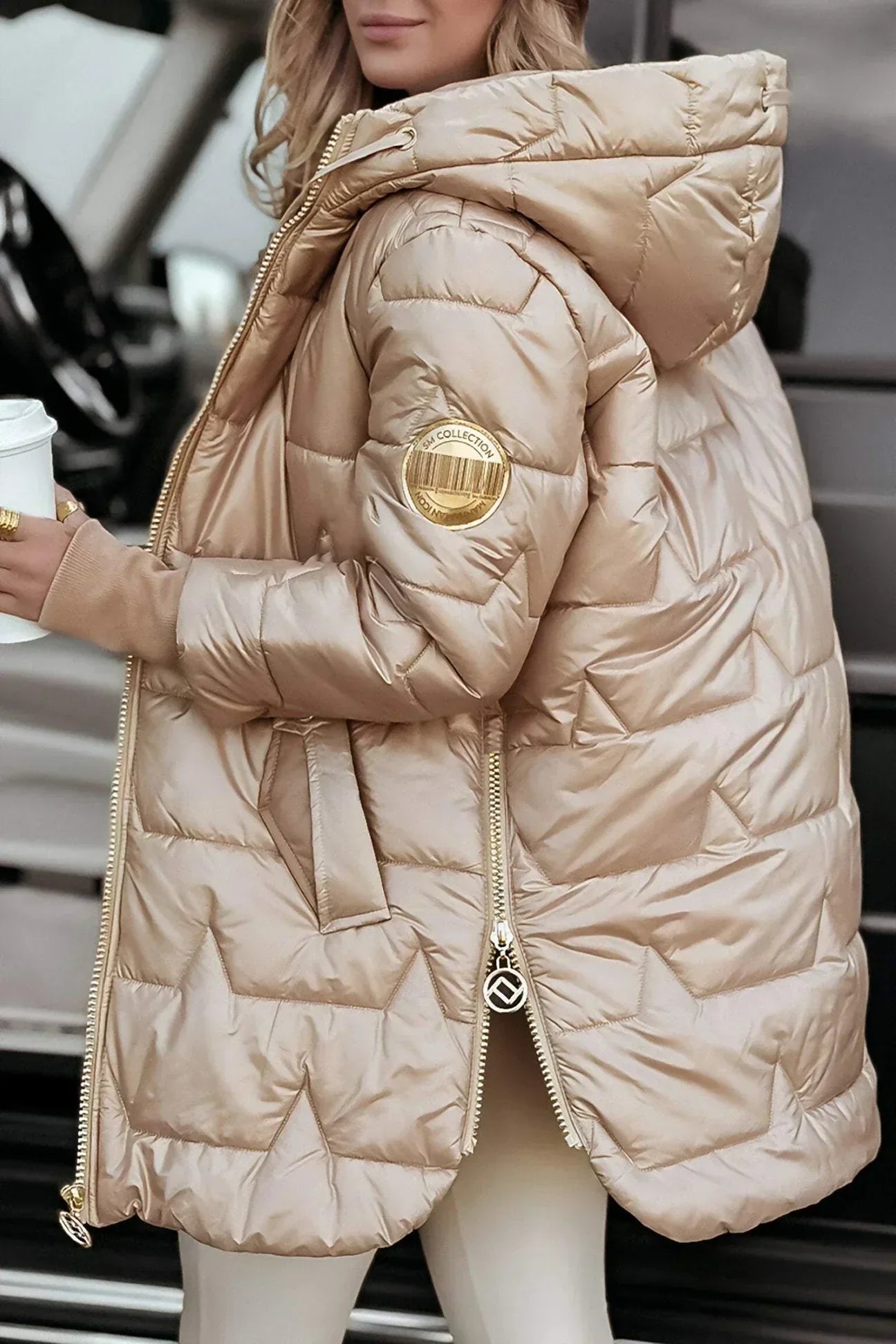 Eleganter Wintermantel mit Kapuze und Füllung